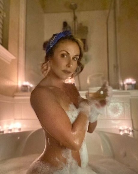 ulauryn gemini beautiful actress gallery