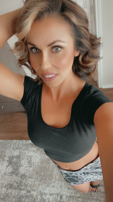 ulauryn gemini sex model pictures