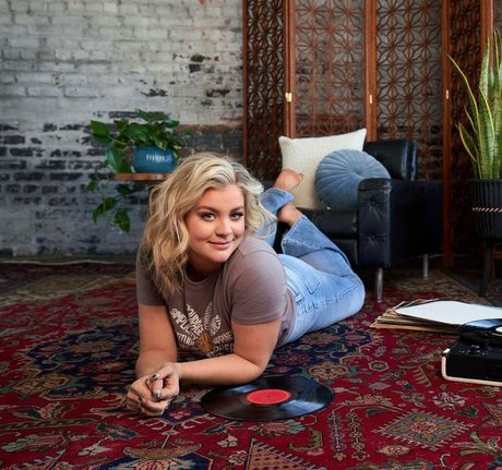 Lauren Alaina best actress img