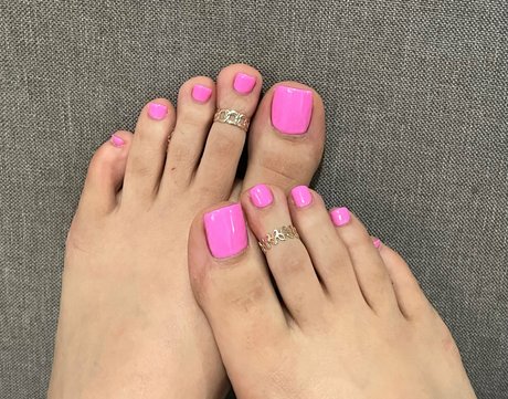 anafeetish naked actress pictures