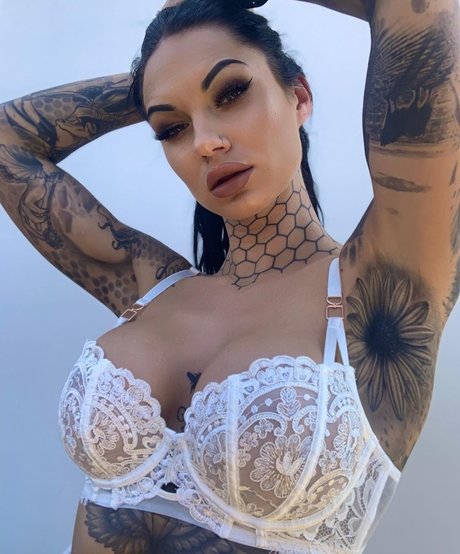 Bee Phillips pornstar hot image