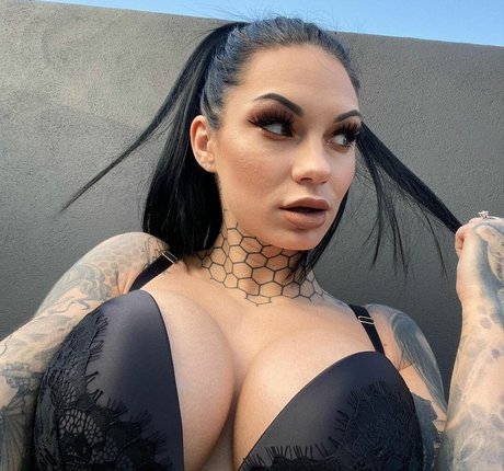 Bee Phillips xxx pornstar photos