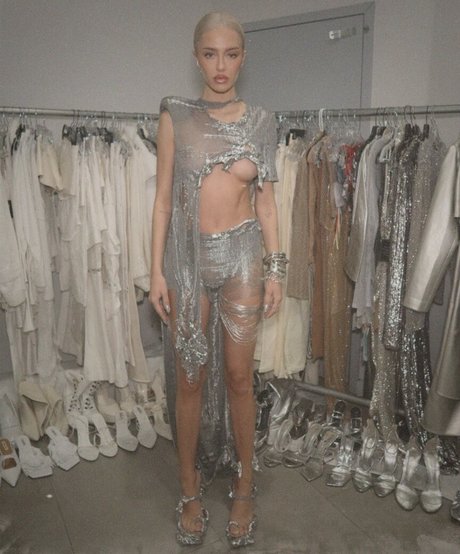 Delilah Belle Hamlin model hd pics