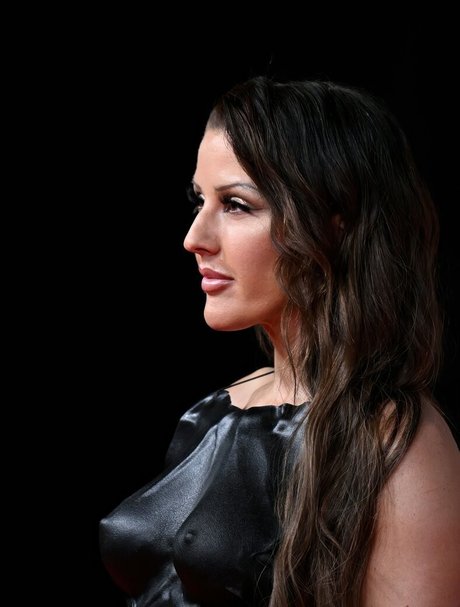 Ellie Goulding star adult photos