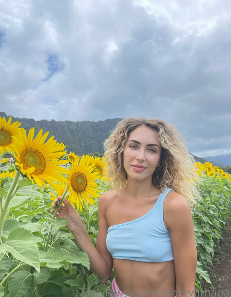 dancewithana nude star images