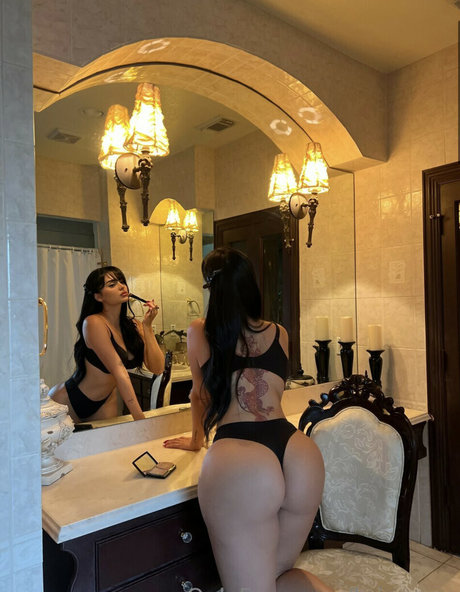 Brigarzza model hot img