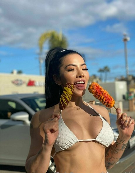 lilkymchiii hot pornstar pictures