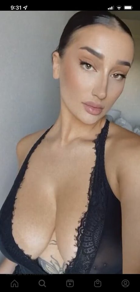 Carla Dior model sex picture