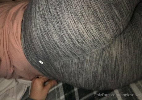 angiesnows beautiful pornstar photos