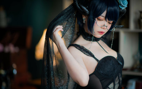 miu cosplayer model pretty photo