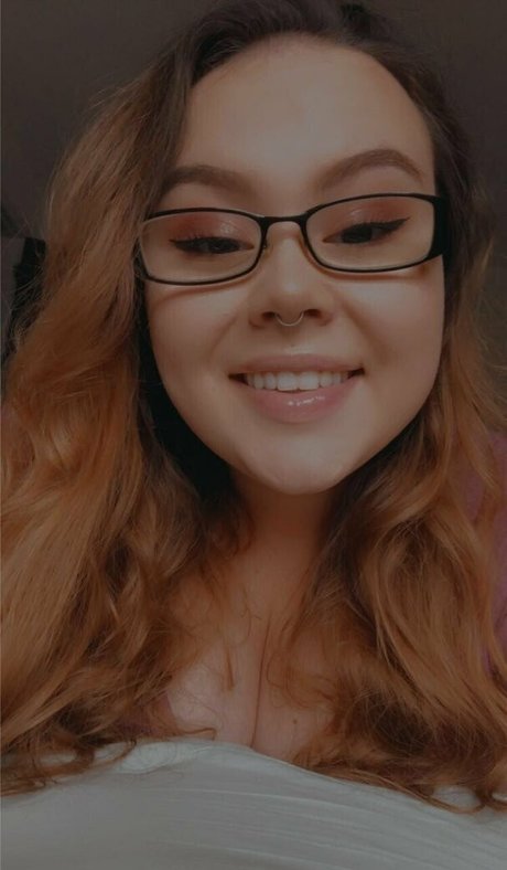 bratty britt420 model beautiful picture