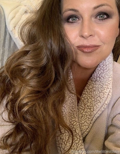 thelittlestslave xxx pornstar image