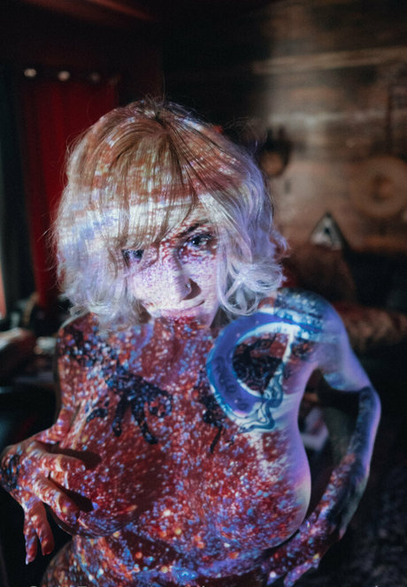 ohrangutangerotica naked model image