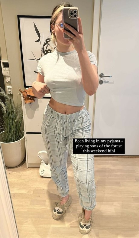 Kiiddii model nudes image