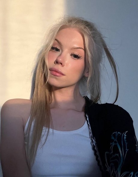 Sonyaplush pornstar hot photos