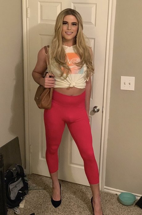 noellenights sexy actress picture