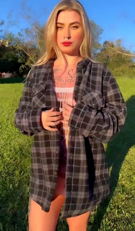 Julia Gouvea star high quality image