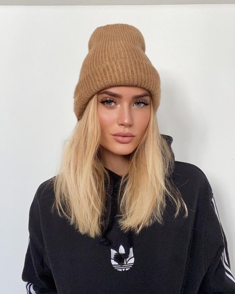 Lucie Gaumont nice pornstar pics