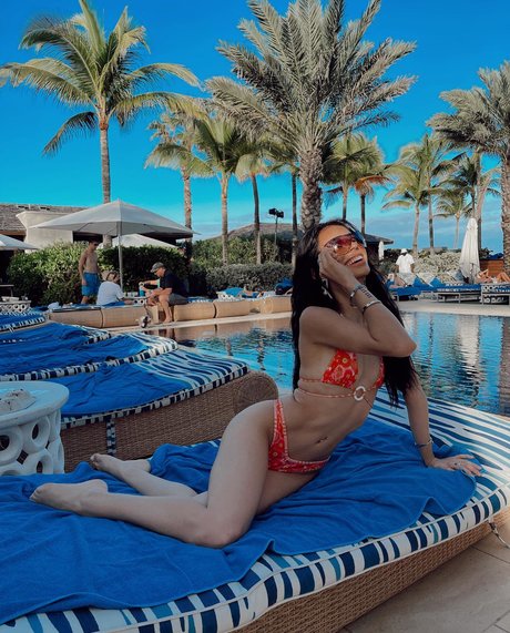 Lauren Kettering star sexy photo