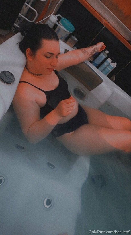 baelien9 hot star photo