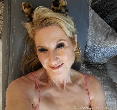 shy kitty star adult gallery