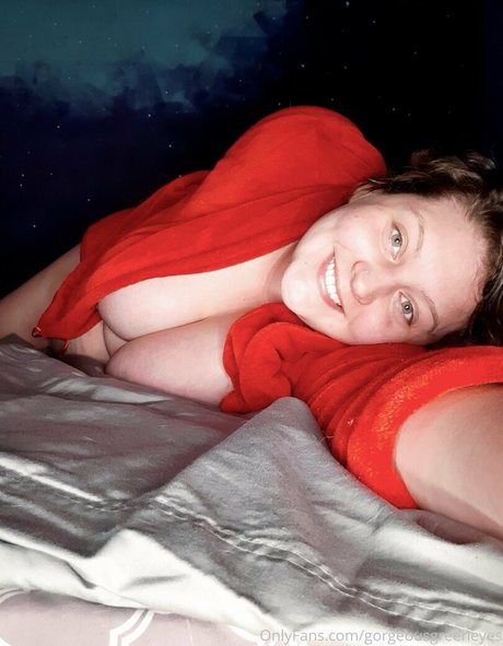 gorgeousgreeneyes model adult pics