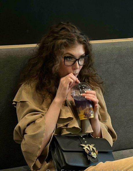 baby blaire high quality actress photo