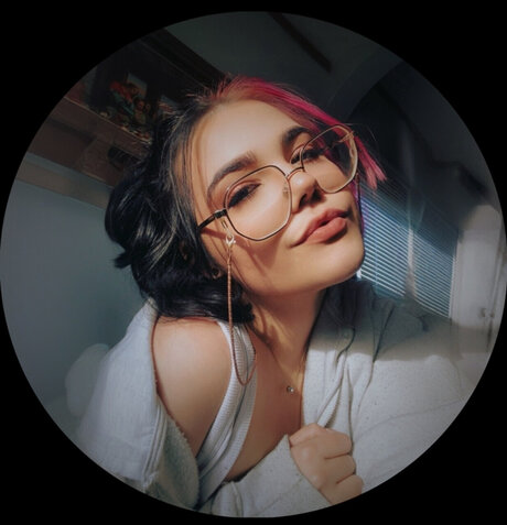 Lexie Lovisa star top pictures