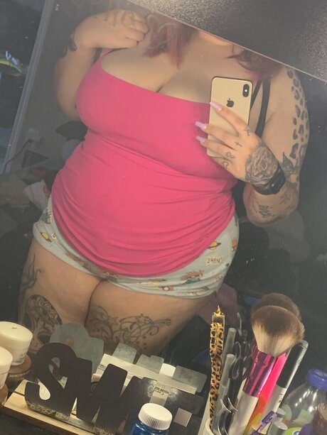 LIGHTBRIGHTYELLA pornstar adult pics