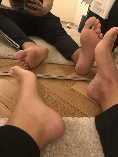 Leonard16 model beautiful galleries