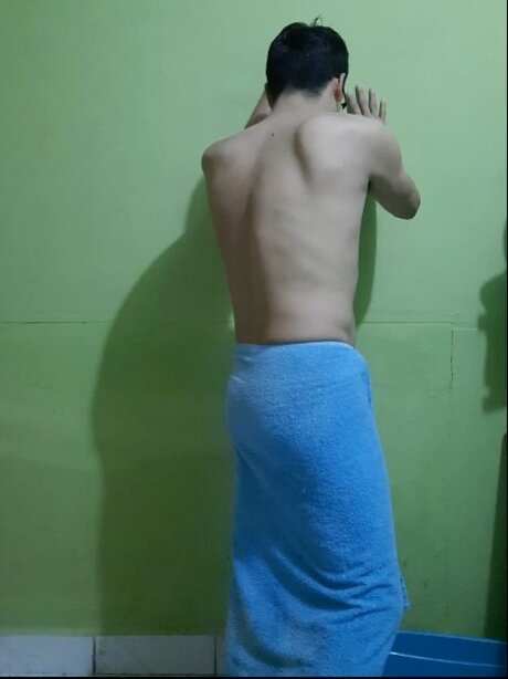 Refri68 pretty model pic