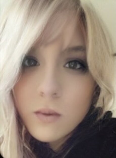 Skellie exclusive model galleries