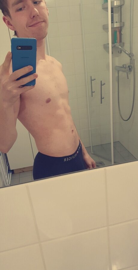 Dniell naked pornstar picture