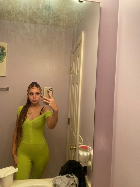 Leona porn model archive