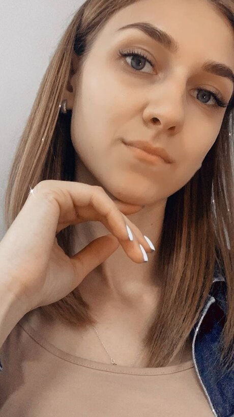 Viktoriia Hryban model free img