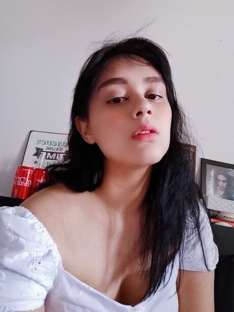 HolyMoly93 model naked photos