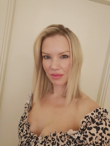 Crizz sexy pornstar photo