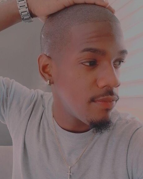 Adonis Herrera model top picture