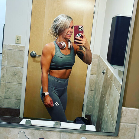 KMae_ model sexy pic