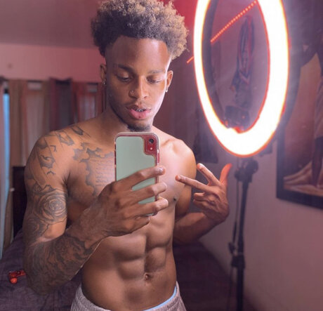 Nappyboye model nude pic