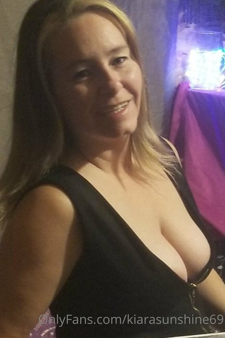kiarasunshine69 exclusive actress img