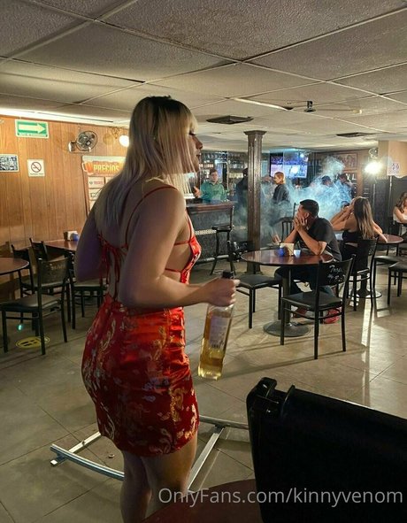 kinnyvenom model nudes pic