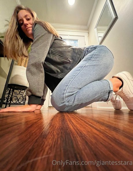 giantesstara adult model pictures