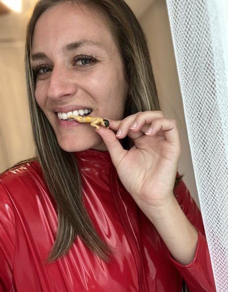 giantesstara art pornstar picture