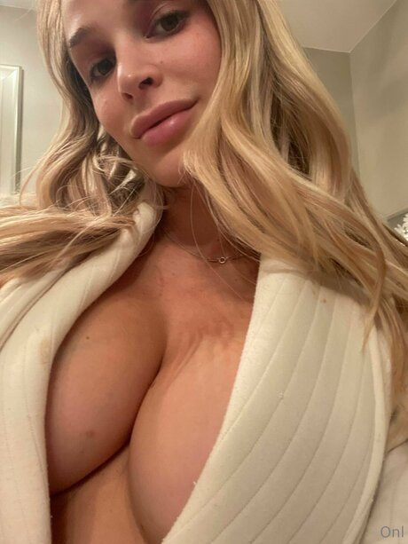 emmahixofficial top star img