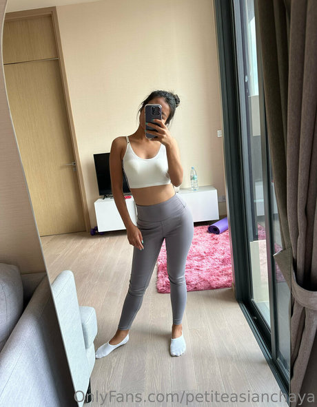 petiteasianchaya hot model galleries