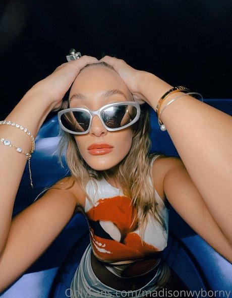 lucy love98 pornstar hot picture