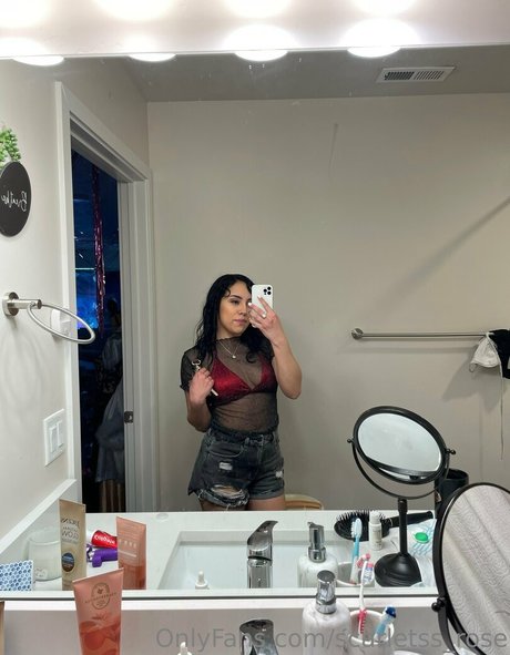 scarletss rose adult model image