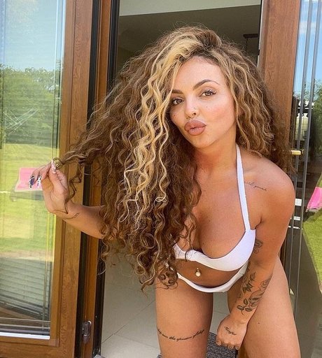 Jesy Nelson pornographic model photos