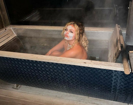 Jesy Nelson high quality star pictures